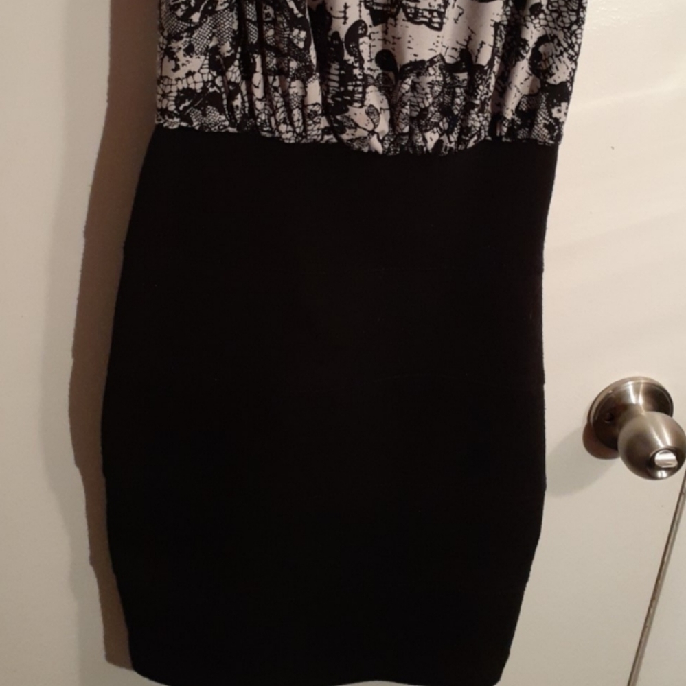 Charlotte russe size Small fitted dress - Picture 2 of 4
